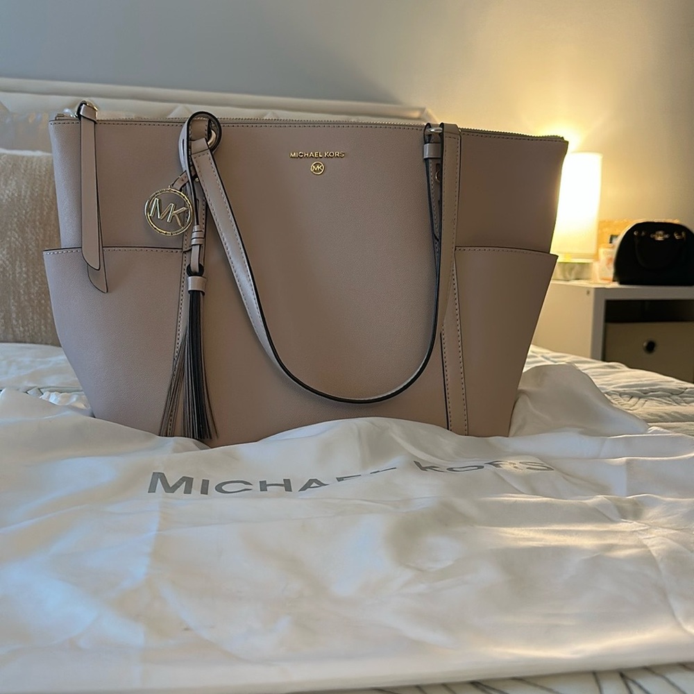 Michael Kors Leather Tote Bag - Blush Pink